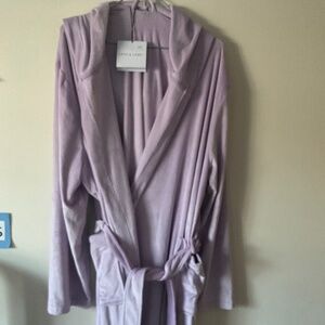 Love & Lore hooded plush robe - L/XL - NWT